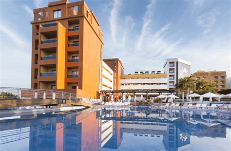 hotel para solteros|LOS MEJORES resorts para solteros